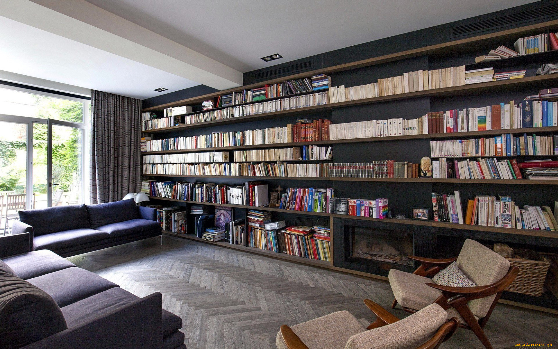 Книжные полки в квартире